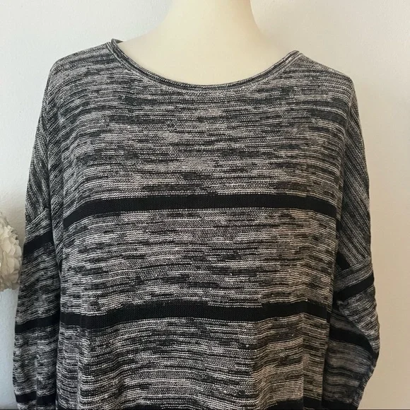 Eileen Fisher 100% linen striped dropped sleeve sweater grey black size large - Picture 3 of 12